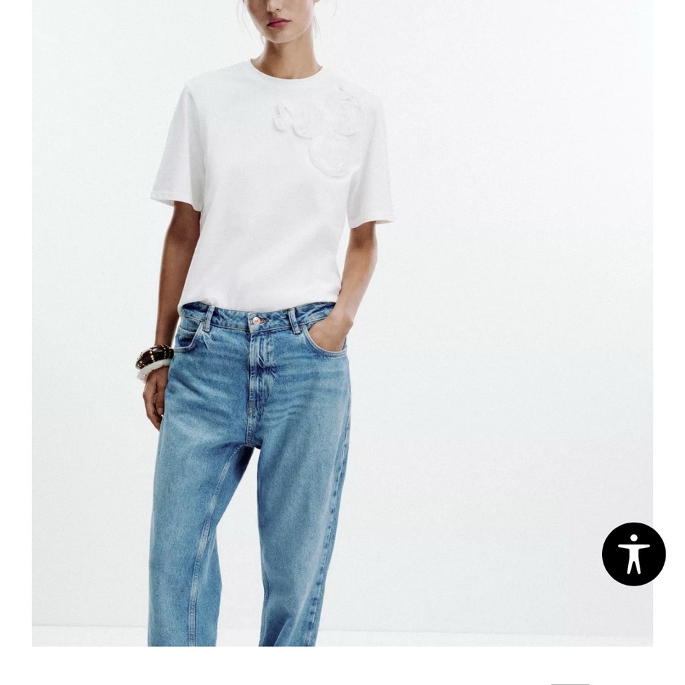 Zara - t-shirt with flower